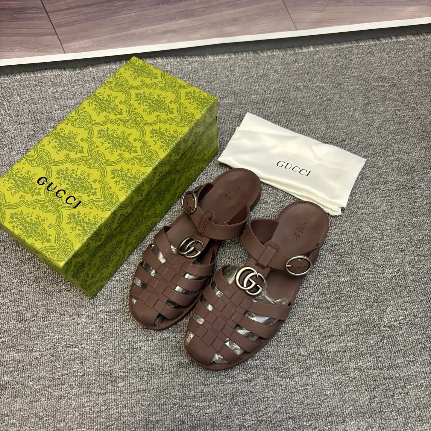Men's shoes 260💰 [Gucci] Counter quality, top-quality original goods, real photos! Original TPU material, fine workmanship, comfortable; genuine 1:1 replica Size: 38 ~ 46